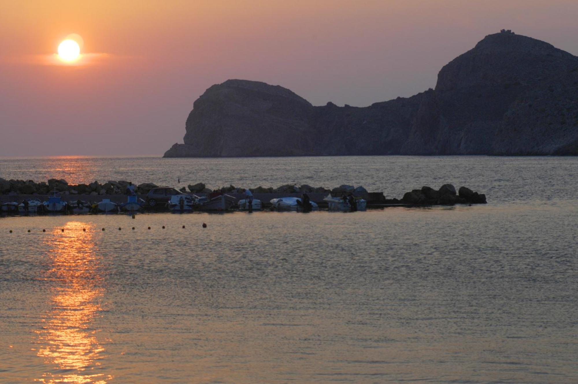 Dolphin Bay Seaside Resort & Suites Galissas Eksteriør bilde
